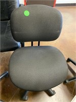 GREY ROLLING OFFICE CHAIR