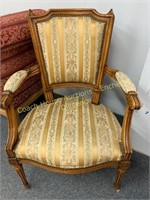 Victorian armchair, fauteuil victorien 23 x 34"