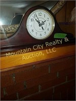 Ingraham Quartz Mantle Clock