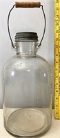 1 gallon glass jar with zinc lid and metal handle