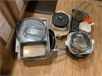 Assorted bake and cookware