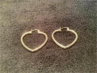 14 kt Gold heart-shaped earrings