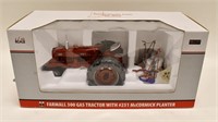 1/16 Farmall 300 Gas Tractor w/ McCormick Planter