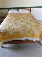 Full-size bed, quilt