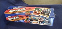 Assortment of 1993 Topps Baseball Cards