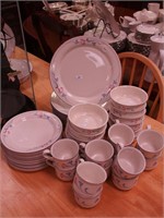 48-piece set of Lenox Chinastone Glories On