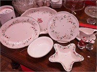 11 pieces of Pfaltzgraff dinnerware, Winterberry