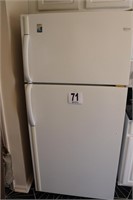 Frigidaire Refrigerator/Freezer with Ice Maker