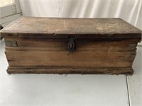 Primitive Wood trunk tool box