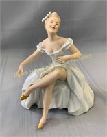 Wallendorf, Germany, porcelain figurine, 7.5"