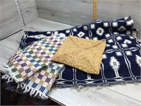 BLUE AND WHITE BLANKET/ THROW RUG BLUE AND WHITE B