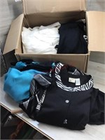 BOX OF LADIES SIZE LARGE TOPS AND BLOUSES BOX OF L