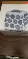 Spotted  circles  tissue  cover