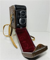Yashica-Mat Camera, Case