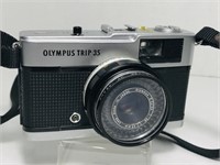 Olympus Trip 35. Black and chrome. 40mm lens.
