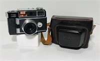 Kodak Signet 80. 30mm lens. Black and chrome.