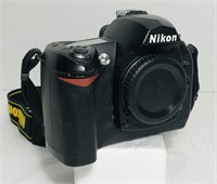 Nikon D70 6.1 megapixel digits SLR. No lens.