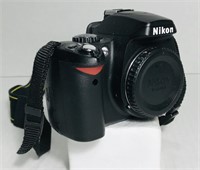 Nikon D40x 10.2 megapixel digital SLR. Strap and