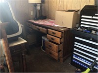 Solid Wood Desk w/7 Drawers