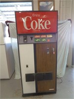 Coke Machine - Manufactured 1979 - WORKS