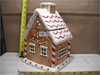 GINGER BREAD COOKIE JAR SMALL CHIP ON INSIDE