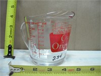2 CUP GLASS MEASURING CUP NO CHIPS
