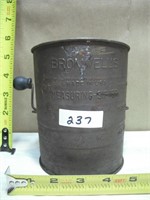BROMWELL'S VINTAGE METAL SIFTER W/ WOOD HANDLE