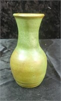 Sweet little accent vase approx 5 inches tall