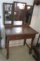 Dressing Stand w/ 3 Mirrors