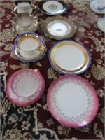4 Tea cups w/matching saucer and plate
