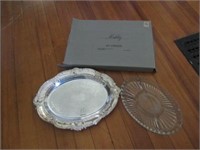 Onieda oval platter and relish tray insert