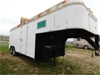 Gooseneck cargo trailer