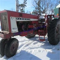 Farmall 460 gas, NF, shows 4869 hrs