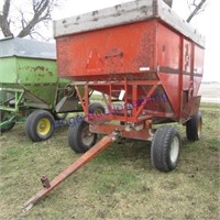 Farm King gravity wagon on 6 bolt gear