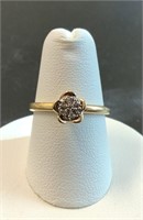 14 kt Diamond Flower Ring