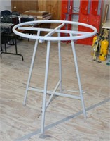 Round Clothing Display Rack