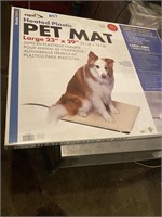 Heated pet bed