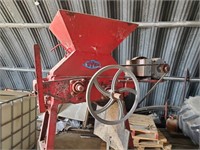 Sven roller mill w/motor