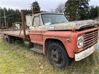 72 Ford F600 Truck with Flatbed