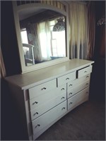 MODERN DRESSER WITH MIRROR