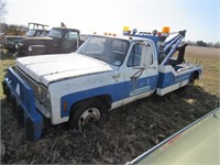 1975 chevy wrecker 4 speed (has title)