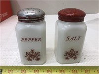 Vintage salt pepper shakers