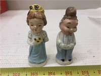 Vintage salt pepper shakers