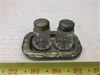 Vintage salt pepper shakers