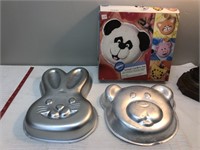 2 Wilton Cake pans