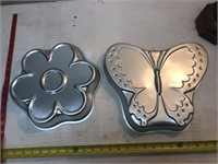 2 Wilton, like new, cake pans