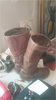 Brown Uggs boots size 7