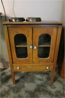 Small Wooden Cupboard - 2 Fruit Pictures