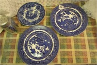 3 England Flow Blue Plates