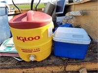 Igloo Drink Cooler with Spout & small Blue Cooler